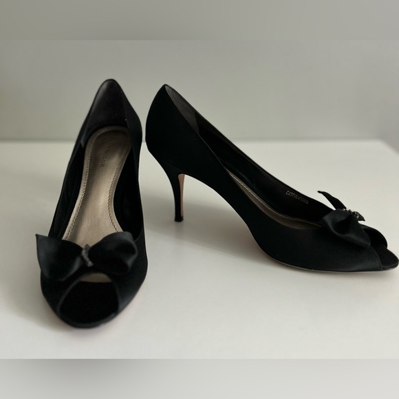EUC! Ann Taylor satin bow heels. Black. Sz 10 BEAUTIFUL! - Picture 3 of 5